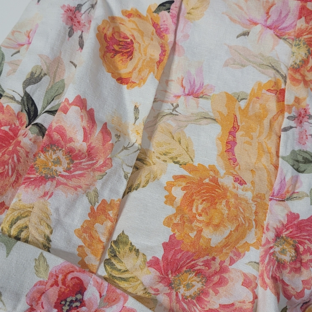 For Love And Lemons NWOT Floral Shorts Size M - Picture 3 of 5